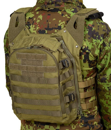 Kūno šarvų liemenė with a backpack - military green